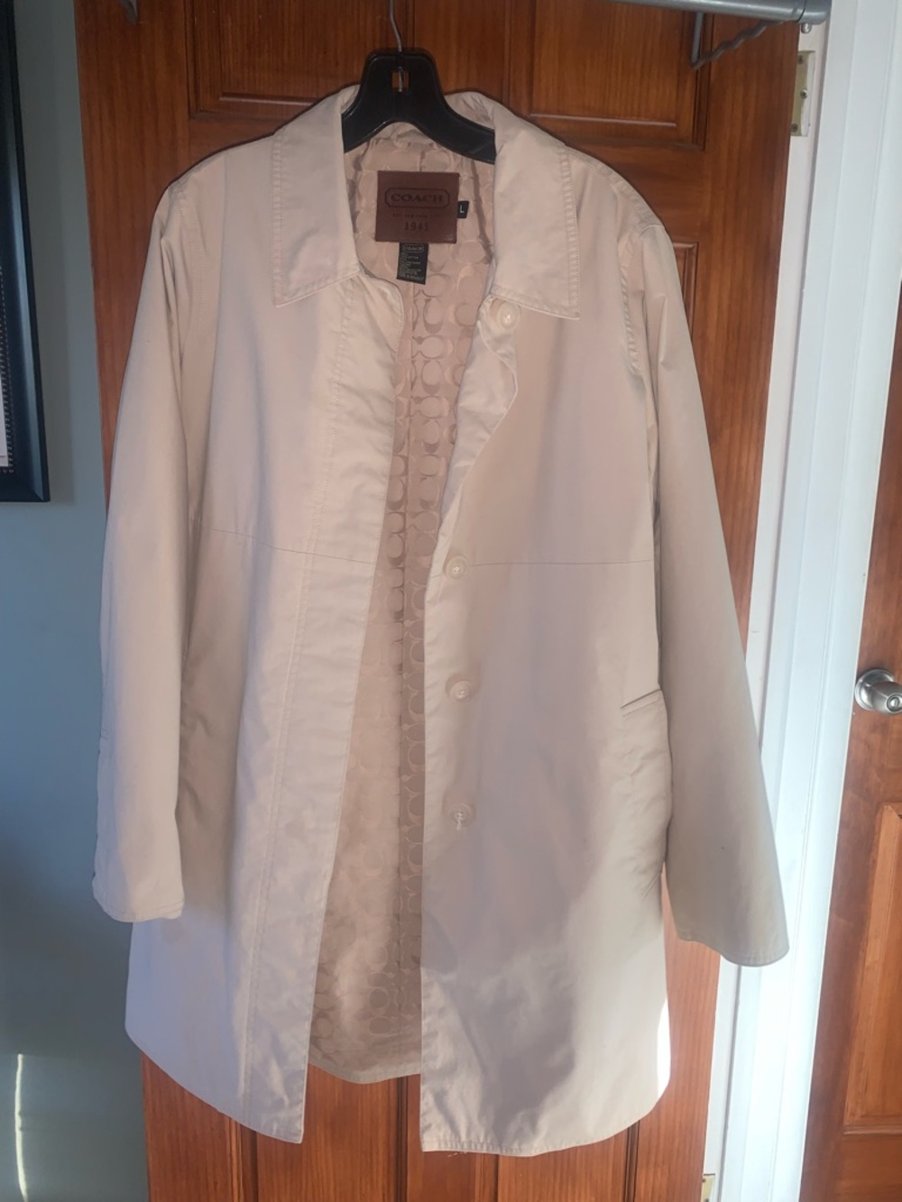 Coach Cream Single-Breasted Lightweight Trench Coat
